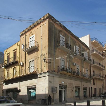 Appartamento Nettuno 卡斯泰拉马莱 外观 照片
